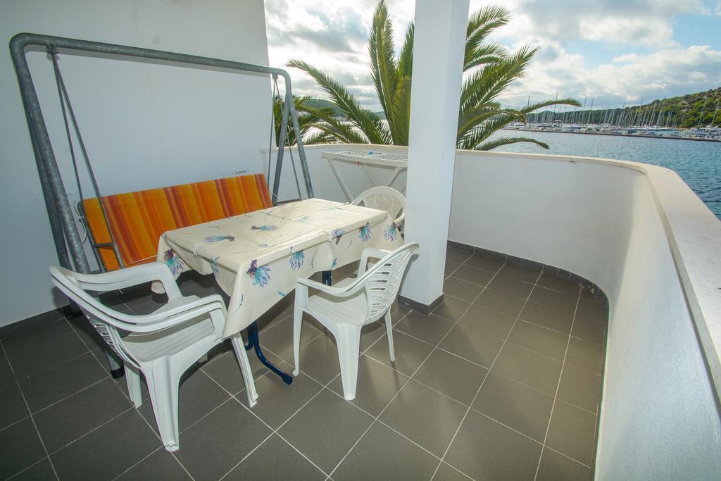 Apartments Jerkunica Rogoznica  Habitación foto