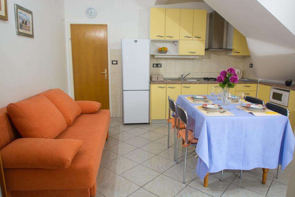 Apartments Jerkunica Rogoznica  Habitación foto